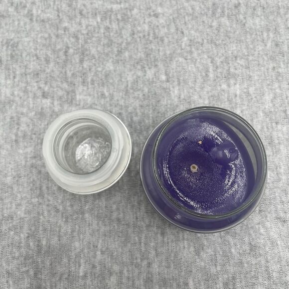 Yankee Candle Lilac Blossom Small Jar Candle 3.7 oz Retired Label New - Picture 3 of 4